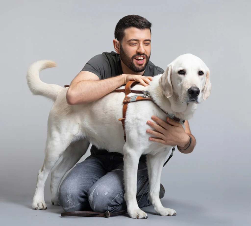 אביב ליבוביץ' עם כלב שלו